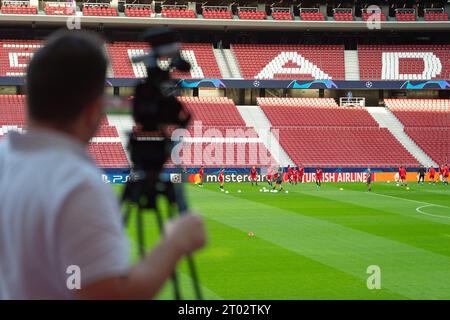 Madrid, Spanien. Oktober 2023. Das Feyenoord-Team wurde während des Trainings einen Tag vor dem Fußballspiel der Champions League gegen Atletico Madrid im Stadion Civitas Metropolitano gesehen. Quelle: SOPA Images Limited/Alamy Live News Stockfoto