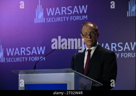 Warschau, Polen. Oktober 2023. Warschau (Polen), 03.10.23, Rede Senior Vice President, Global Government Relations Jeff Shockey at Time 10 Anniversary Warsaw Security Forum (Foto: Aleksy Witwicki/SIPA USA) Credit: SIPA USA/Alamy Live News Stockfoto