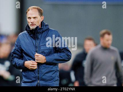 Kopenhagen, Dänemark. Oktober 2023.Kopenhagen, Dänemark. Oktober 2023. FC Bayern München Cheftrainer Thomas Tuchel auf dem Weg zur Pause im Champions-League-Spiel zwischen dem FC Kopenhagen und dem FC Bayern München, zweite Runde in Gruppe A, Parken, Kopenhagen, Dienstag, 3. Oktober, 2023. (Foto: Liselotte Sabroe/Ritzau Scanpix) Credit: Ritzau/Alamy Live News Stockfoto