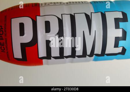 Ein Foto einer Prime Hydration Ice Pop Drink Flasche. Stockfoto