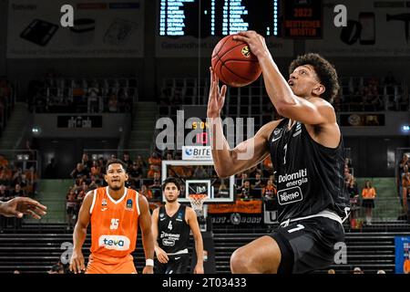 03.10.2023, ratiopharm Arena, Neu-Ulm, DE, EuroCup, ratiopharm Ulm vs Dolomiti Energia Trento, im Bild Quinn Ellis (Trient, #1) Foto ? Nordphoto GmbH/Hafner Stockfoto