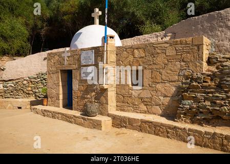 Agia Pelagia, Kreta - Griechenland - 21. September 2023: Außenansicht der Kapelle St. Pelagia in Agia Pelagia, Kreta, Griechenland. Stockfoto