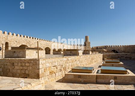 Heraklion, Kreta, Griechenland - 21. September 2023 - Morgensonne auf der Festung Rocca a Mare, auch bekannt als Festung Koules in Heraklion, Griechenland. Stockfoto