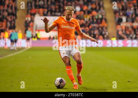 Blackpool, Großbritannien. 31. August 2023. Jordan Rhodes #16 von Blackpool während des Sky Bet League 1 Spiels Blackpool gegen Derby County in Bloomfield Road, Blackpool, Vereinigtes Königreich, 3. Oktober 2023 (Foto: Steve Flynn/News Images) in Blackpool, Vereinigtes Königreich am 31.2023. (Foto: Steve Flynn/News Images/SIPA USA) Credit: SIPA USA/Alamy Live News Stockfoto