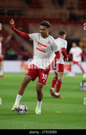 Middlesbrough, Großbritannien. Oktober 2023. Morgan Rogers von Middlesbrough wärmt sich vor dem Sky Bet Championship Match Middlesbrough gegen Cardiff City im Riverside Stadium, Middlesbrough, Vereinigtes Königreich, 3. Oktober 2023 (Foto: Nigel Roddis/News Images) in Middlesbrough, Vereinigtes Königreich, am 3. Oktober 2023 auf. (Foto: Nigel Roddis/News Images/SIPA USA) Credit: SIPA USA/Alamy Live News Stockfoto