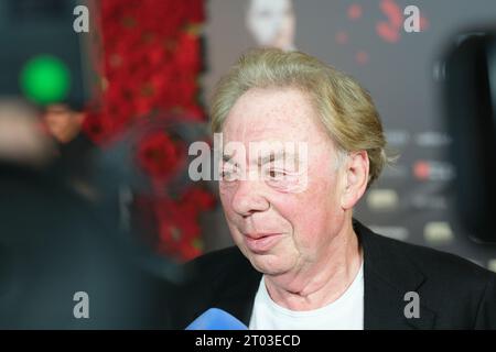 Madrid, Spanien. Oktober 2023. ANDREW LLOYD WEBBER nimmt an der Premiere des Musicals „das Phantom der Oper“ im Alveniz Theater in Madrid Teil, 3. Oktober 2023, Spanien (Foto: Oscar Gonzalez/SIPA USA) (Foto: Oscar Gonzalez/SIPA USA) Credit: SIPA USA/Alamy Live News Stockfoto