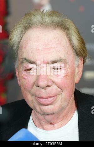 Madrid, Spanien. Oktober 2023. ANDREW LLOYD WEBBER nimmt an der Premiere des Musicals „das Phantom der Oper“ im Alveniz Theater in Madrid Teil, 3. Oktober 2023, Spanien (Foto: Oscar Gonzalez/SIPA USA) (Foto: Oscar Gonzalez/SIPA USA) Credit: SIPA USA/Alamy Live News Stockfoto