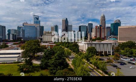 Charlotte, North Carolina, USA. September 2023. Luftaufnahme der Queen City, Charlotte, North Carolina (Foto: © Walter G Arce SR Grindstone Medi/ASP) NUR REDAKTIONELLE VERWENDUNG! Nicht für kommerzielle ZWECKE! Stockfoto