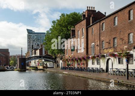 Gebäude Am Kanal, Old Line Canal, Birmingham, Warwickshire, England Stockfoto