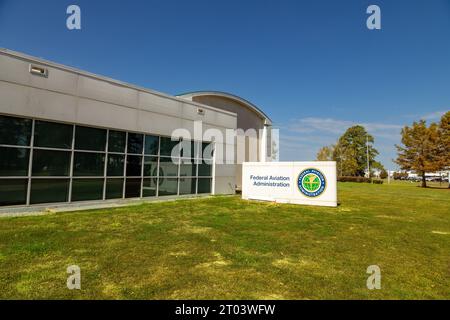 Jackson, MS - 1. Oktober 2023: Unterschrift und Logo der Federal Aviation Administration im FAA-Büro. Stockfoto