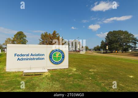 Jackson, MS - 1. Oktober 2023: Unterschrift und Logo der Federal Aviation Administration im FAA-Büro. Stockfoto