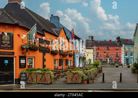Farbenfrohe Gebäude in Llandovery, Carmarthenshire, Wales Stockfoto