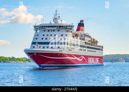 STOCKHOLM, SCHWEDEN - 12. JUNI 2022: Kreuzfahrt der MS Gabrialla bei Stockholm auf einer Strecke zwischen Helsinki und Stockholm für die Viking Line. Stockfoto