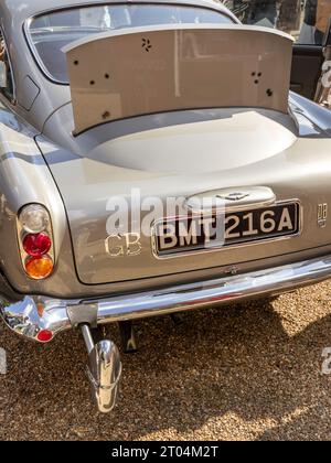1964 Aston Martin DB5, James Bond 'Goldfinger' Recreation, Concours of Elegance 2023, Hampton Court Palace, London, Großbritannien Stockfoto