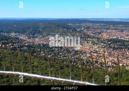 Stuttgart-Süd und Stuttgart-West, gesehen von der Aussichtsplattform des Fernsehturms, 217 Meter hoch und erster Fernsehturm der Welt, Landeshauptstadt Stuttgart, Baden-Württemberg, Deutschland *** Stuttgart Süd und Stuttgart West, gesehen von der Aussichtsplattform des Fernsehturms, 217 Meter hoch und erster Fernsehturm der Welt, Landeshauptstadt Stuttgart, Baden Württemberg, Deutschland Stockfoto