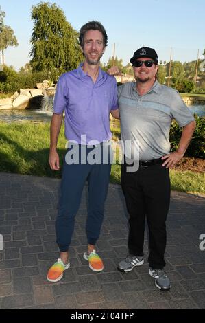 TARZANA, KALIFORNIEN - 2. OKTOBER: John Canaday und John Boyle nehmen an der Music Forward Foundation Golf Classic im El Caballero Country Club auf O Teil Stockfoto