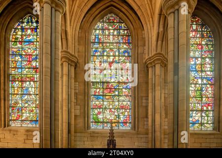 Buntglasfenster in Truro Cathedral, Truro, Cornwall, England Stockfoto