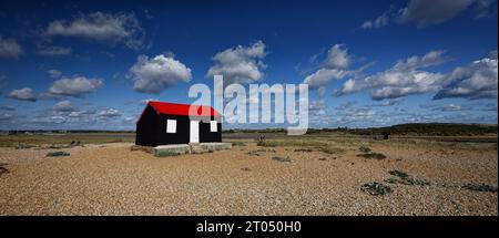 Red Rooed Hut Rye Harbour East Sussex England Großbritannien Stockfoto