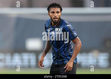 Bergamo, Italien. Oktober 2023. Ederson von Atalanta BC sieht sich während des Spiels der Serie A im Gewiss Stadium in Bergamo an. Der Bildnachweis sollte lauten: Jonathan Moscrop/Sportimage Credit: Sportimage Ltd/Alamy Live News Stockfoto