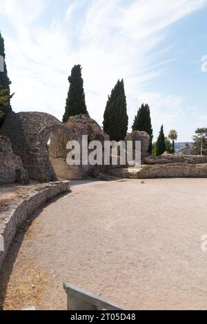 Arènes de Cimiez. Nizza, Frankreich. Die Cimiez Arenas sind ein römisches Amphitheater in Nizza im Cimiez-Viertel. (135) Stockfoto