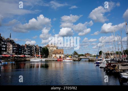 Honfleur Hafen Frankreich, Frankreich, Normandie, 2023 Stockfoto