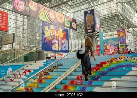 118. North American International Toy Fair im Jacob Javits Convention Center in New York am Samstag, 30. September 2023. Die viertägige Messe mit über 1000 Ausstellern wurde in den Herbst dieses Jahres verschoben, und einige Aussteller sind nicht anwesend, darunter Mattel und MGA Entertainment. (© Richard B. Levine) Stockfoto