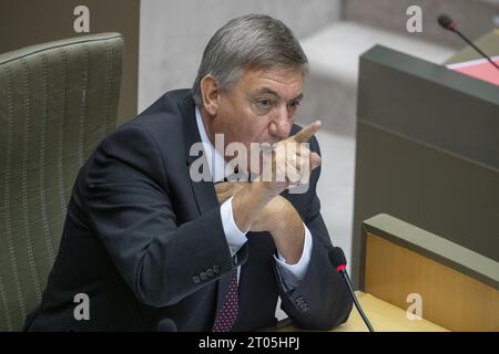 Brüssel, Belgien Oktober 2023. Flämischer Ministerpräsident Jan Jambon, Bild auf einer Plenartagung des flämischen Parlaments in Brüssel am Mittwoch, den 4. Oktober 2023. BELGA FOTO NICOLAS MAETERLINCK Credit: Belga News Agency/Alamy Live News Stockfoto