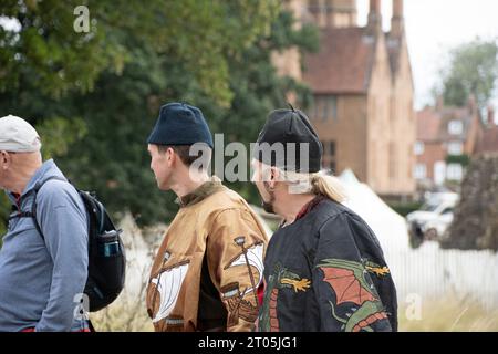 Kenilworth England 29. Juli 2023 das Ritterturnier der Burg Kenilworth trifft auf die Öffentlichkeit, wenn sie vor dem Turnier teilnehmen Stockfoto