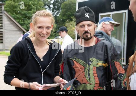 Kenilworth England 29. Juli 2023 das Ritterturnier der Burg Kenilworth trifft auf die Öffentlichkeit, wenn sie vor dem Turnier teilnehmen Stockfoto