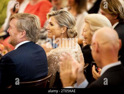 Den Haag, Niederlande. Oktober 2023. DEN HAAG - König Willem-Alexander, Königin Maxima und Prinzessin Beatrix bei der Verleihung der Appeltjes van Oranje, der jährlichen Preise des Oranje Fonds. Der Preis wird an besondere soziale Initiativen vergeben. ANP KOEN VAN WEEL niederlande Out - belgien Out Credit: ANP/Alamy Live News Stockfoto