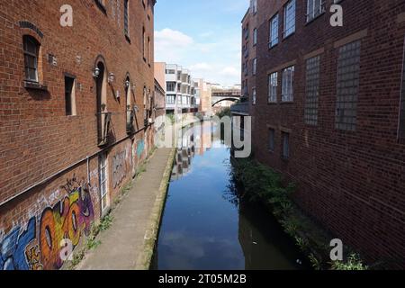 Kanal im Stadtzentrum von Birmingham Stockfoto