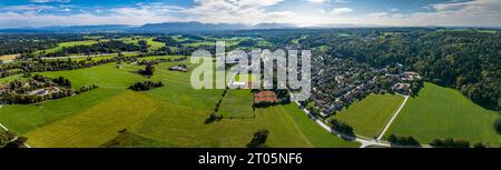 Eurasburg Bayern. Luftaufnahme der Drohne Stockfoto