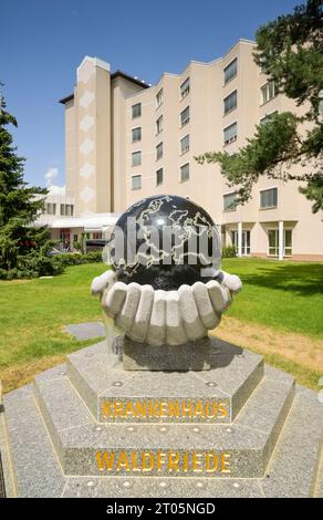 Krankenhaus Waldfriede, Argentinische Allee, Zehlendorf, Berlin, Deutschland *** Waldfriede Hospital, Argentinische Allee, Zehlendorf, Berlin, Deutschland Credit: Imago/Alamy Live News Stockfoto