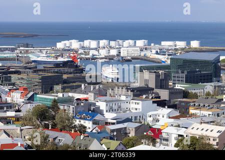 Reykjavik Island, Blick auf die Skyline der Stadt einschließlich des Hafens, von der Kathedrale, Reykjavik, Island Europa. Europäische Hauptstadt. Stockfoto