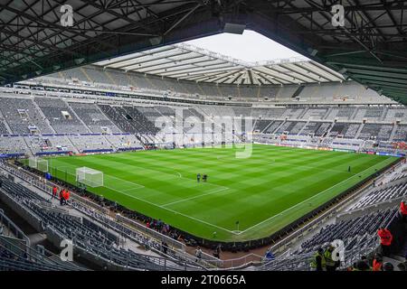 Newcastle, Großbritannien. Oktober 2023. Allgemeine Ansicht im Stadion während des Spiels Newcastle United FC gegen Paris Saint-Germain FC, UEFA Champions League Runde 1 im St.James' Park, Newcastle, Großbritannien am 4. Oktober 2023 Credit: Every Second Media/Alamy Live News Stockfoto