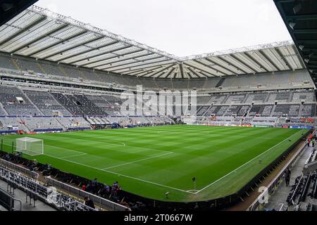 Newcastle, Großbritannien. Oktober 2023. Allgemeine Ansicht im Stadion während des Spiels Newcastle United FC gegen Paris Saint-Germain FC, UEFA Champions League Runde 1 im St.James' Park, Newcastle, Großbritannien am 4. Oktober 2023 Credit: Every Second Media/Alamy Live News Stockfoto