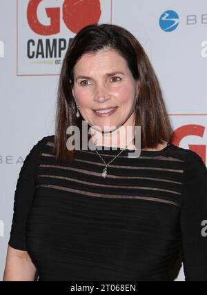 **DATEIFOTO** Julia Ormond verklagt Harvey Weinstein, Disney und CAA wegen Weinstein Sturm. Beverly Hills, KALIFORNIEN - 12. November Julia Ormond, Teilnahme an der 8. Jährlichen GO Campaign Gala im Montage Hotel am 12. November 2015. Foto: Faye Sadou/MediaPunch Stockfoto