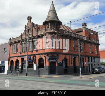989 das Perserverance Hotel at Brunswick and Moor Street Northeast Ecke gebaut in Ad 1911, Fizroy Vorort. Melbourne-Australien. Stockfoto