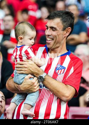 Madrid, Spanien. Oktober 2023. Madrid - Fans von Atletico Madrid während der zweiten Etappe der Gruppenphase der UEFA Champions League zwischen Atletico Madrid und Feyenoord im Estadio Metropolitano am 4. Oktober 2023 in Madrid. Credit: Box to Box Pictures/Alamy Live News Stockfoto