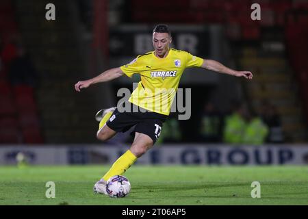 Barrow's Elliot Newby während des Spiels der Sky Bet League 2 zwischen Grimsby Town und Barrow im Blundell Park, Cleethorpes am Dienstag, den 3. Oktober 2023. (Foto: Mark Fletcher | MI News) Credit: MI News & Sport /Alamy Live News Stockfoto