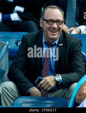 Flushing, Vereinigte Staaten Von Amerika. September 2012. NEW YORK, NY - 09. SEPTEMBER: Kevin Spacey nimmt am 8. September 2012 am 14. Tag der US Open 2012 im USTA Billie Jean King National Tennis Center im Stadtteil Flushing des Queens Borough in New York City Teil. Leute: Kevin Spacey Credit: Storms Media Group/Alamy Live News Stockfoto