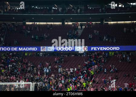 Madrid, Spanien. Oktober 2023. Madrid - das Endresultat während der zweiten Etappe der Gruppenphase der UEFA Champions League zwischen Atletico Madrid und Feyenoord im Estadio Metropolitano am 4. Oktober 2023 in Madrid, Spanien. Credit: Box to Box Pictures/Alamy Live News Stockfoto