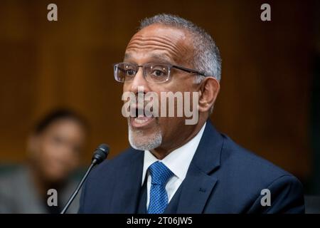 Washington, Vereinigte Staaten Von Amerika. Oktober 2023. Mustafa Taher Kasubhai tritt am Mittwoch, den 4. Oktober 2023, vor einem Senate Committee on the Judiciary Hearing für seine Ernennung zum Bezirksrichter der Vereinigten Staaten für den District of Oregon im Dirksen Senate Office Building in Washington, DC, auf. Credit: Rod Lamkey/CNP/SIPA USA Credit: SIPA USA/Alamy Live News Stockfoto