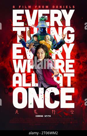 Everywhere All at Once (2022) von Daniel Kwan und Daniel Scheinert mit Michelle Yeoh, Stephanie Hsu und Jamie Lee Curtis. Oscar-Gewinnerkomödie über eine chinesische Einwanderin mittleren Alters wird in ein wahnsinniges Abenteuer hineingefegt, in dem sie allein die Existenz retten kann, indem sie andere Universen erforscht und sich mit dem Leben verbindet, das sie hätte führen können. US Advance Poster.***NUR FÜR REDAKTIONELLE ZWECKE*** Credit: BFA / A24 Stockfoto