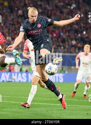 Erling Haaland, MANCITY 9 im Gruppenspiel G RB LEIPZIG - MANCHESTER STADT des Fußballs UEFA Champions League in der Saison 2023/2024 in Leipzig, 4. Oktober 2023. Gruppenphase, RBL, Red Bull © Peter Schatz / Alamy Live News Stockfoto