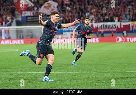 Julian Alvarez, MANCITY 19, feiert sein Tor, Happy, lagh, Celebration, 1-2 im Gruppenspiel G RB LEIPZIG - MANCHESTER STADT des Fußballs UEFA Champions League in der Saison 2023/2024 in Leipzig, 4. Oktober 2023. Gruppenphase, RBL, Red Bull © Peter Schatz / Alamy Live News Stockfoto