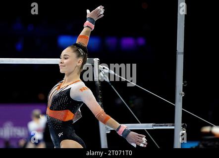 ANTWERPEN - Turnerin Eythora Thorsdottir im Team-Finale bei der Turn-Weltmeisterschaft in Sportpaleis Antwerpen. ANP IRIS VAN DEN BROEK Stockfoto