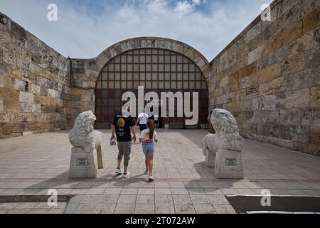 Archäologisches Museum von Hierapolis in Pamukkale, Denizli Türkei, befindet sich in Ruinen restaurierter zentralrömischer Bäder. Stockfoto