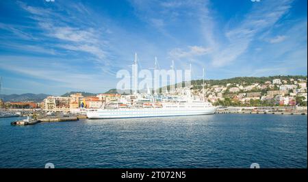 Nizza, Frankreich - 10 03 2023 : Club Med 2 Fünfmast-Kreuzfahrtschiff. Stockfoto