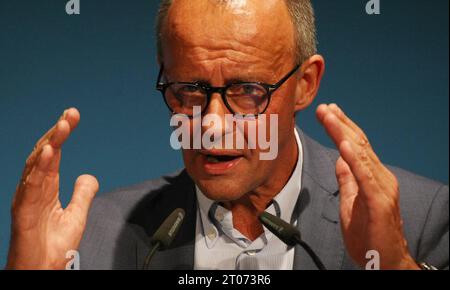 Landtagswahl 2023. Markus Söder Ministerpräsident des Freistaates Bayern und Innenminister Joachim Herrmann unterstützt Friedrich Merz Parteivorsitzender der CDU in Nürnberg, Bayern, Deutschland. Oktober 2023. Quelle: Imago/Alamy Live News Stockfoto